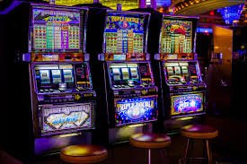 Myanmar Esports ကစားသမား MLBB Valorant Live Betting APP ဝင်ရောက်ကစားနေပုံ